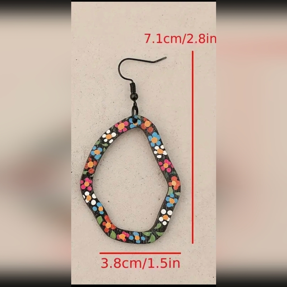 Boho Hippie Gypsy Lightweight Wood Geometric Shape Cutout Earrings - Picture 2 of 3